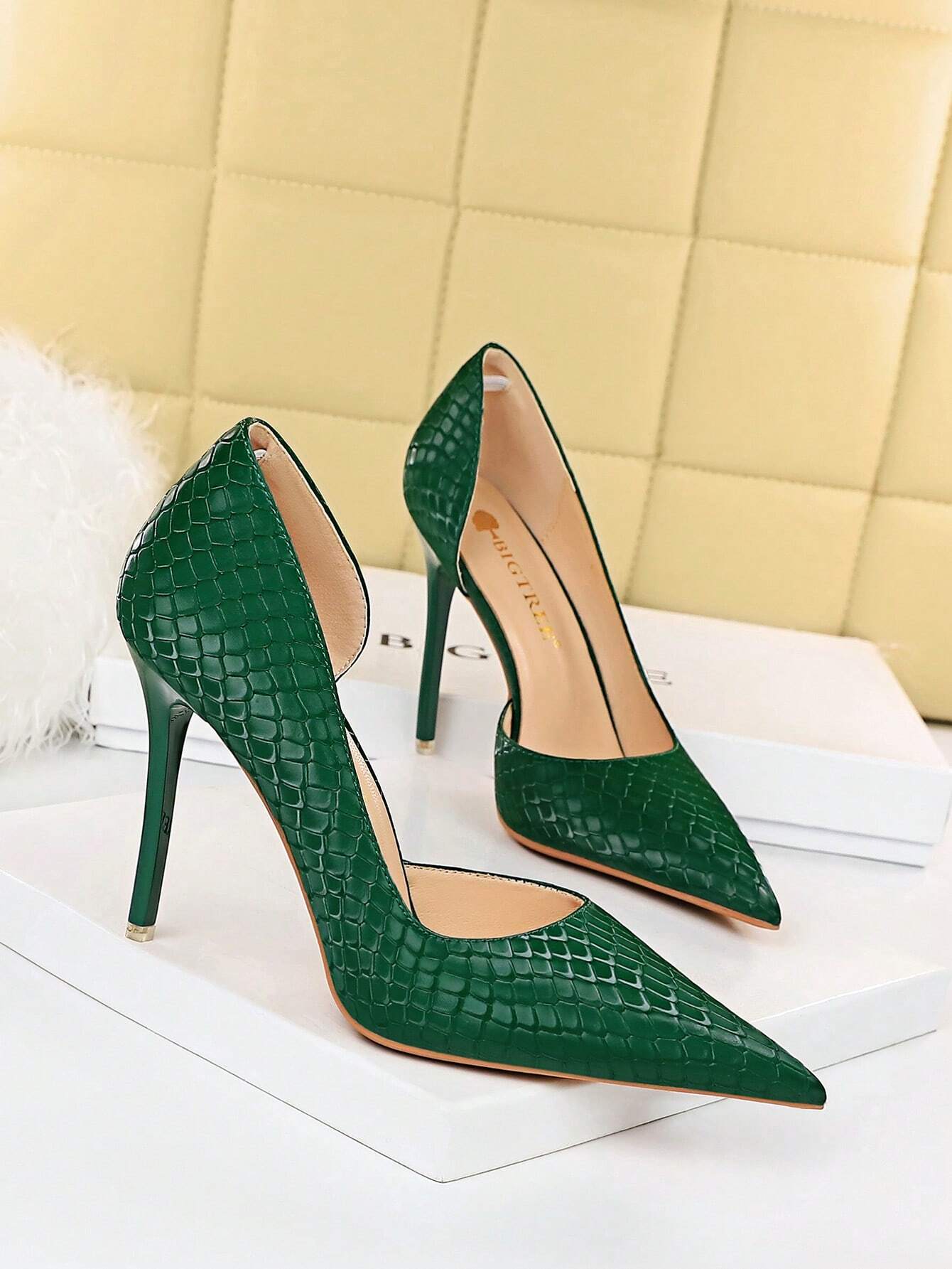 Scarpin de Luxo – Couro Crocodilo, 7cm de Salto