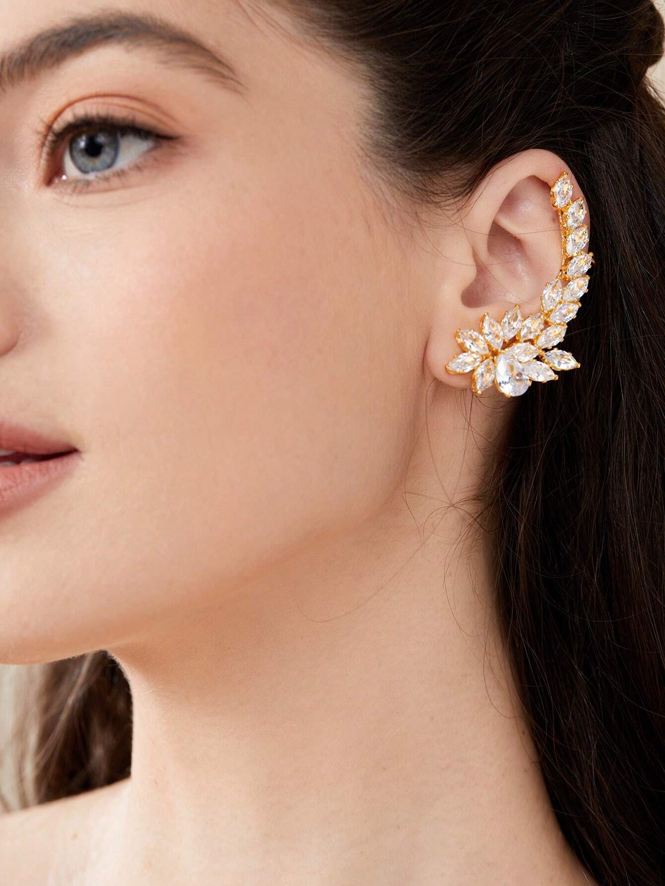 Brincos femininos elegantes