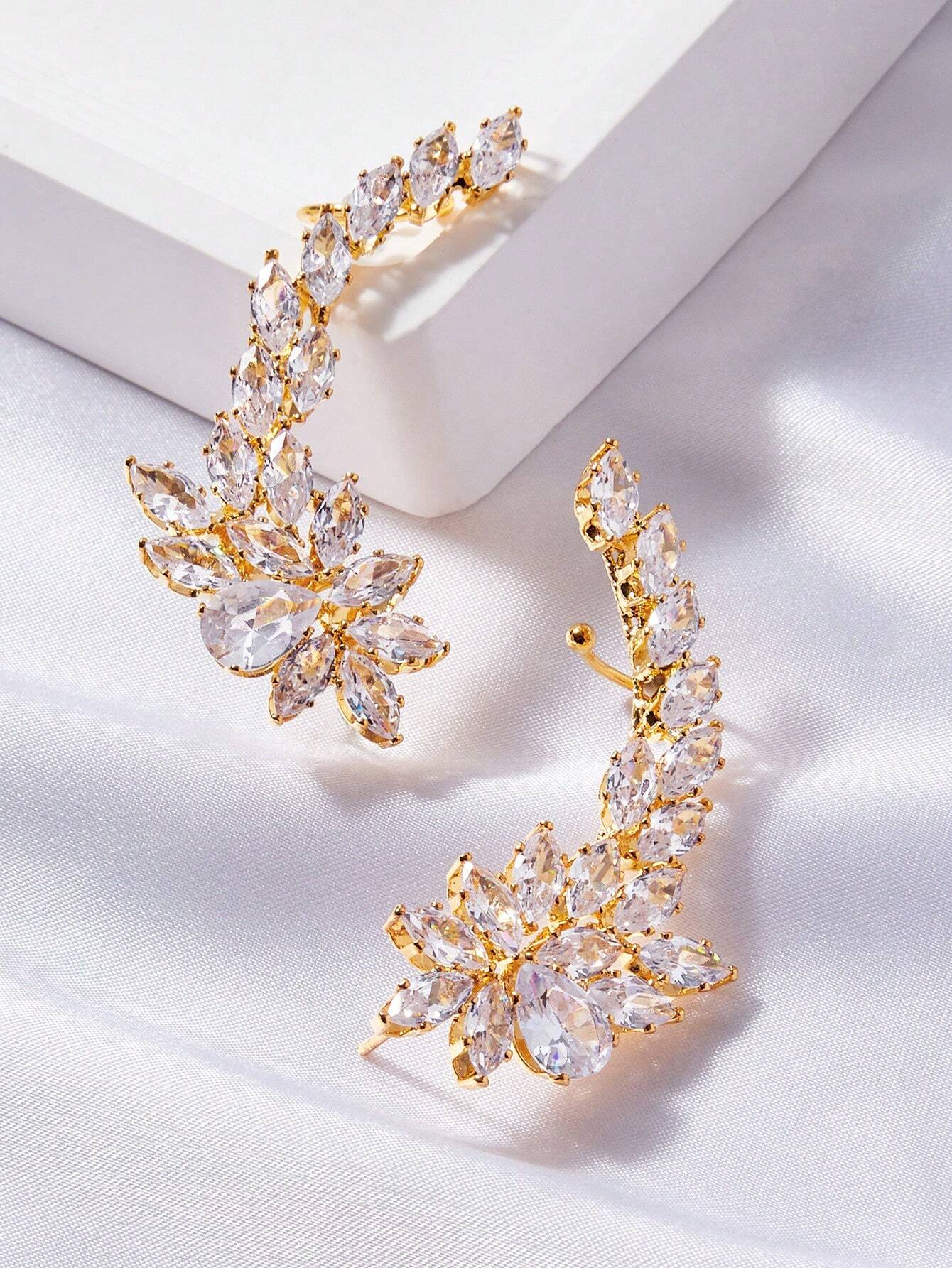 Brincos femininos elegantes