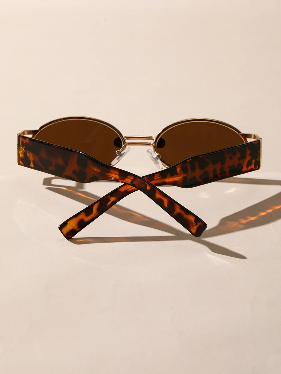 Oculos feminino Vintage Glam - O Clássico que Reinventa o Estilo ✨