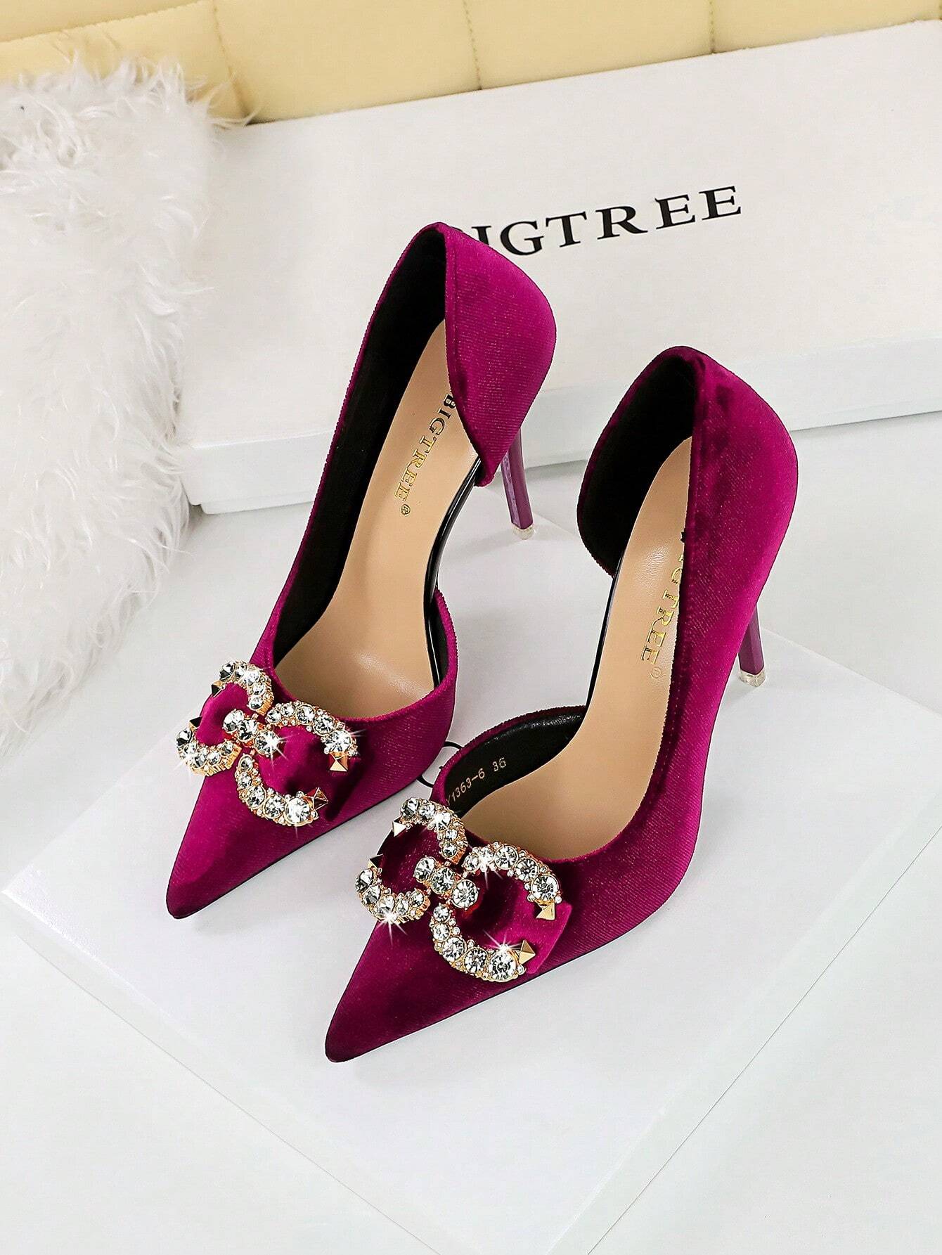 Scarpin de Camurça – 7cm de Salto, 3 Cores Exclusivas