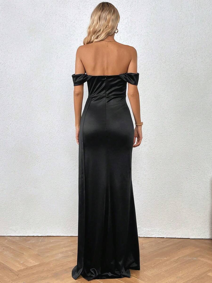 vestido de cetim preto
