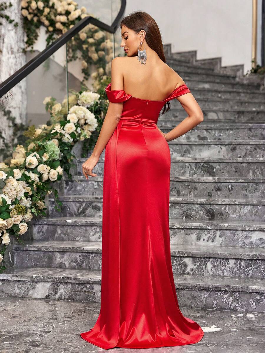 vestido de cetim vermelho