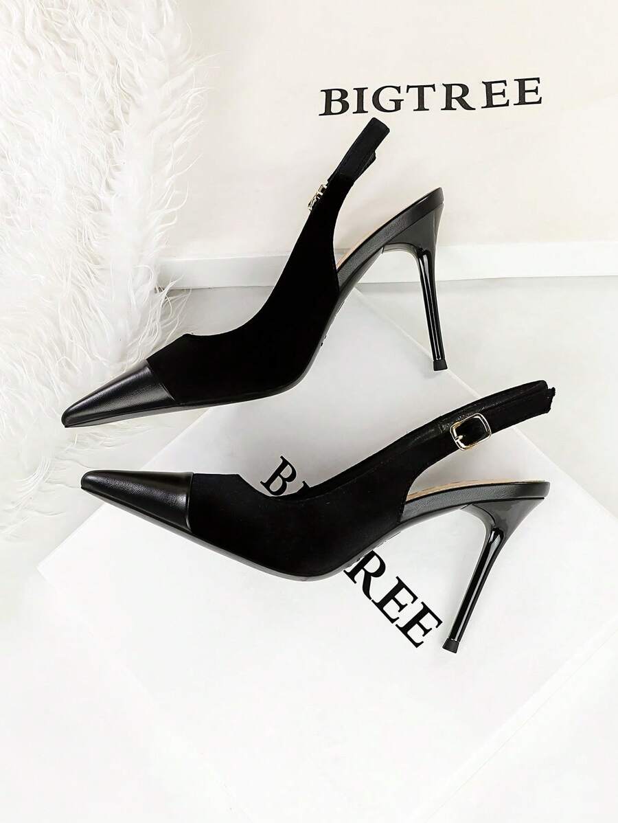 Scarpin Preto com Fivela – Salto 10cm e Conforto