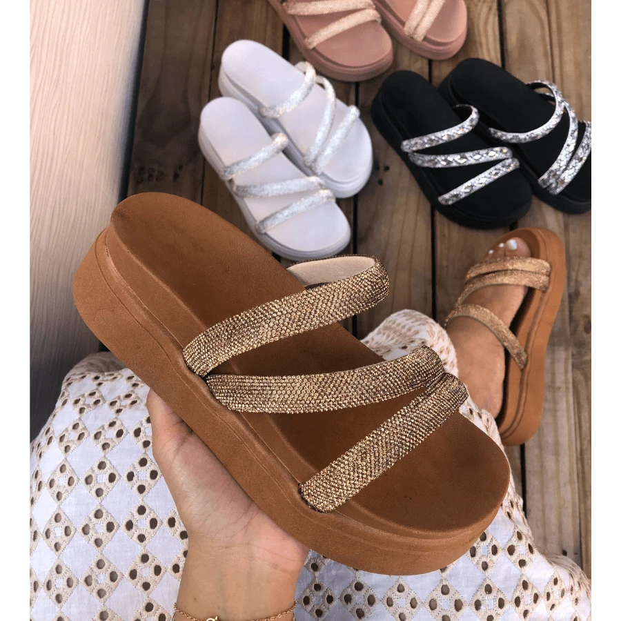 Sandália Plataforma - PASSOS DE LUXO e Brilho Total