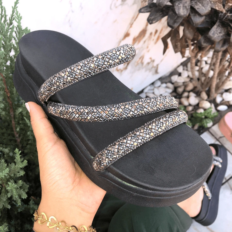 Sandália Plataforma - PASSOS DE LUXO e Brilho Total