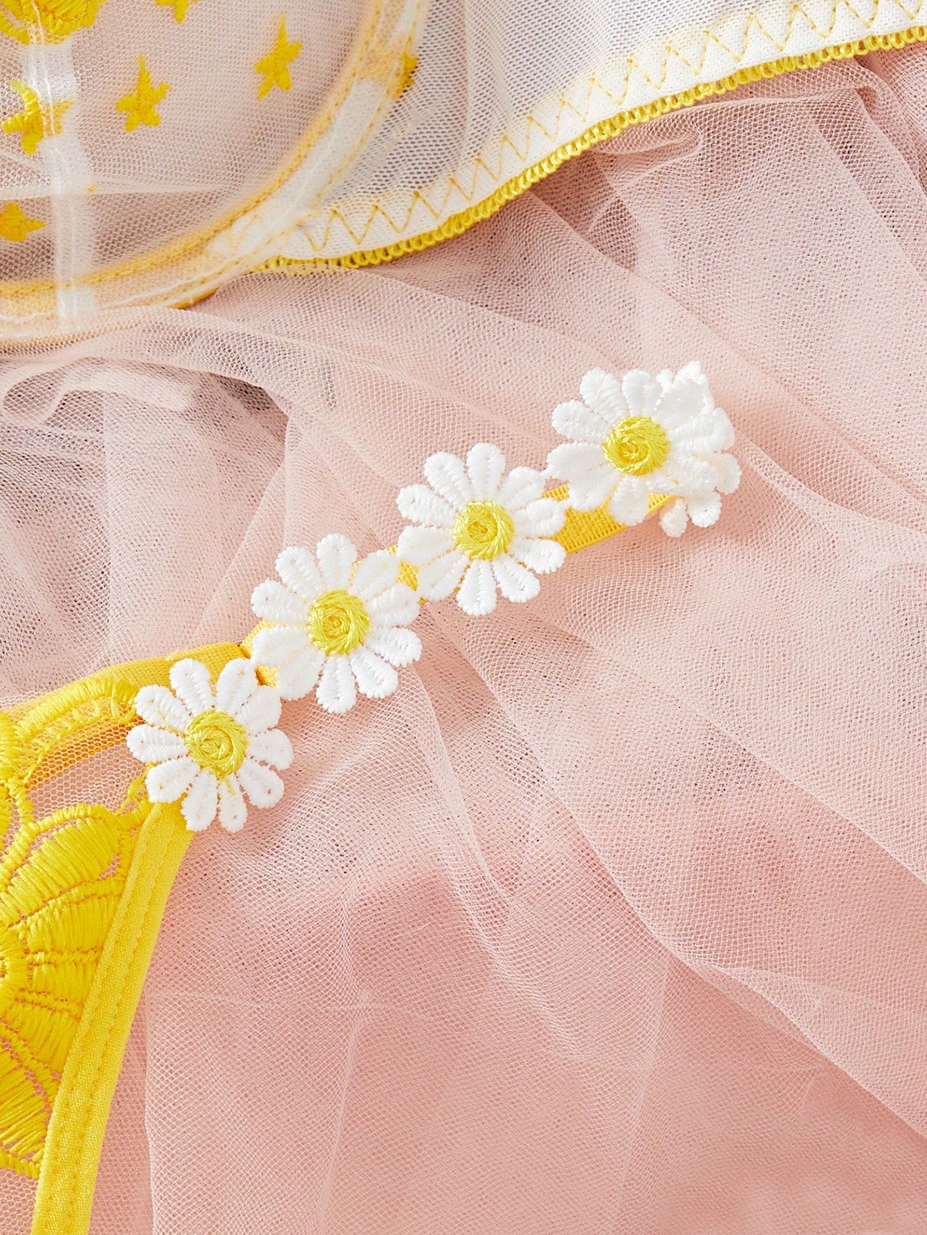 Lingerie feminina amarela