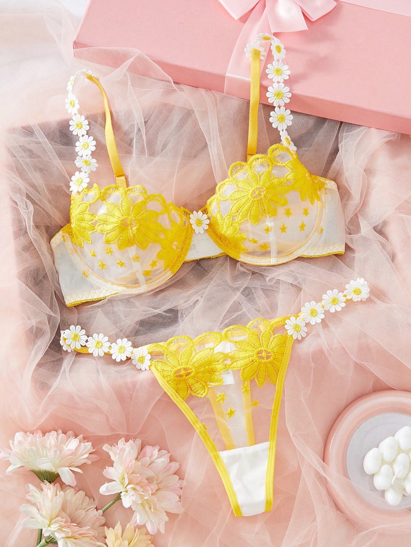 Lingerie feminina amarela