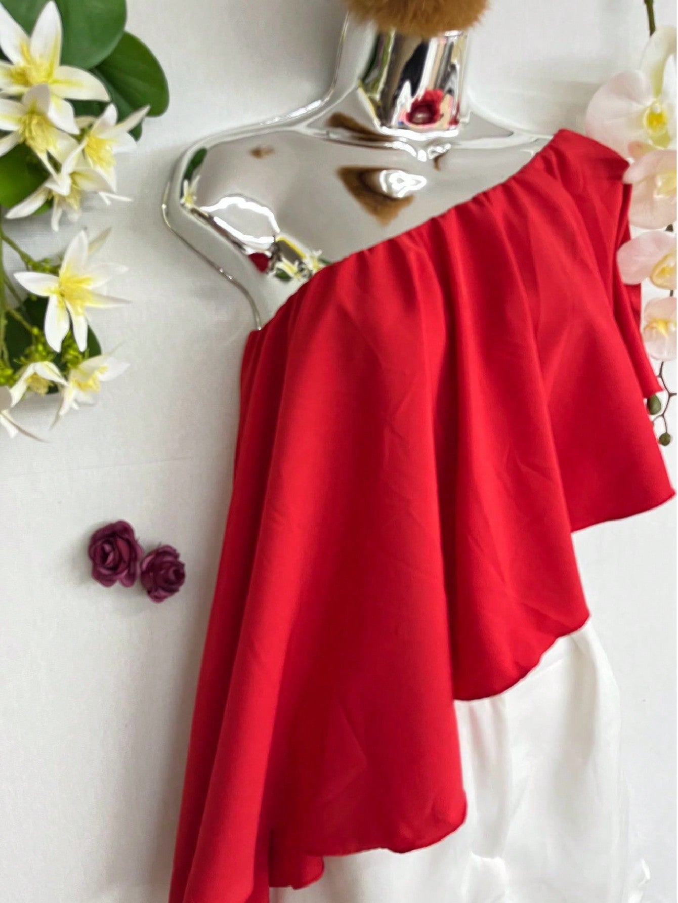 Blusa de Chiffon com Gola Assimétrica