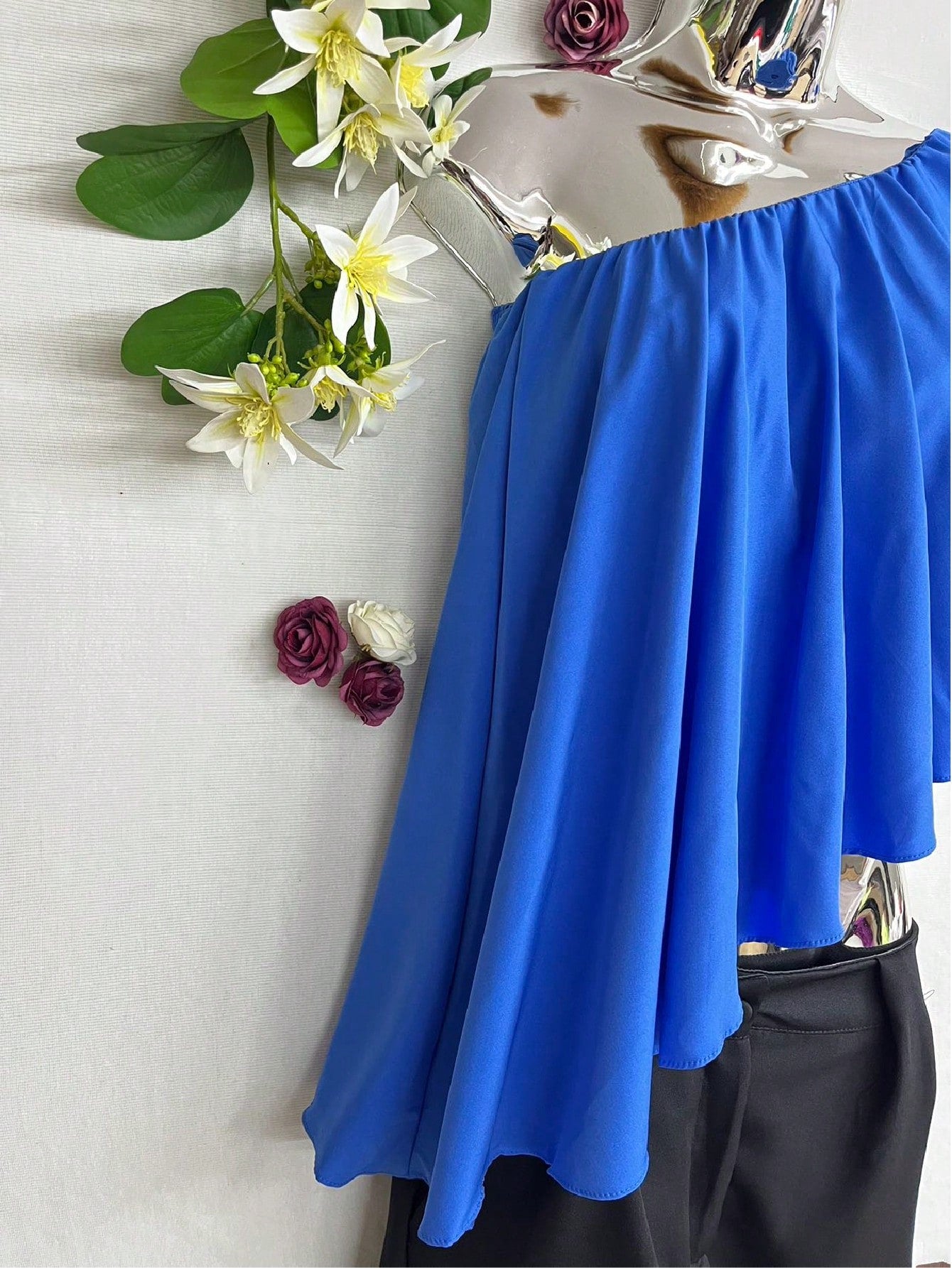 Blusa de Chiffon com Gola Assimétrica