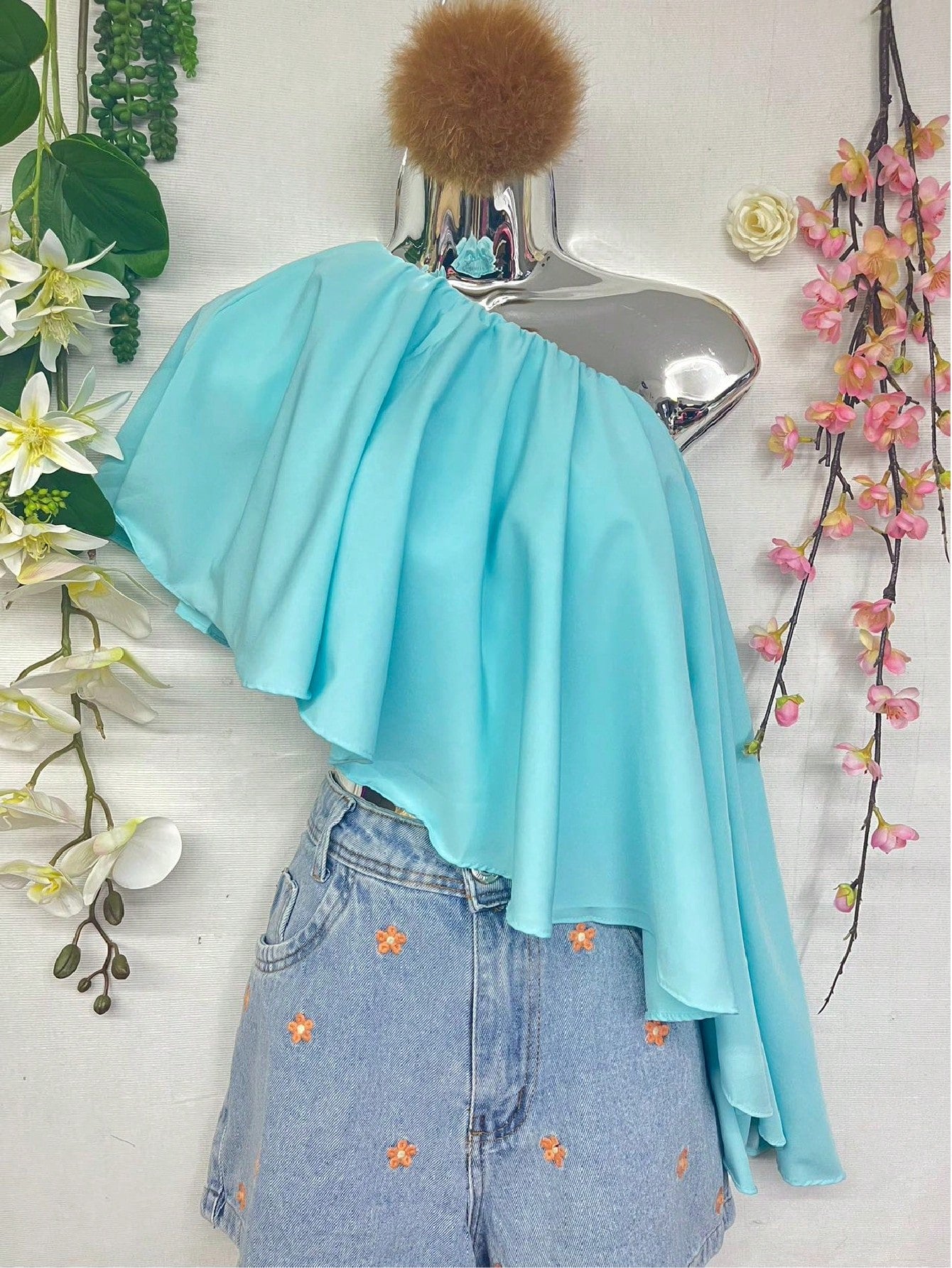 Blusa de Chiffon com Gola Assimétrica