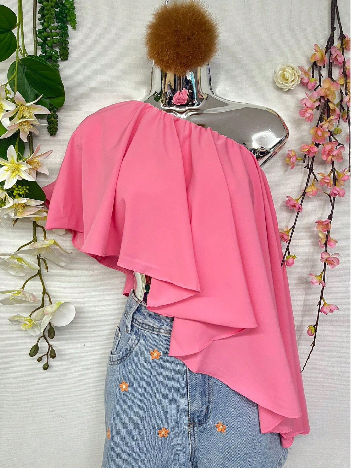 Blusa de Chiffon com Gola Assimétrica