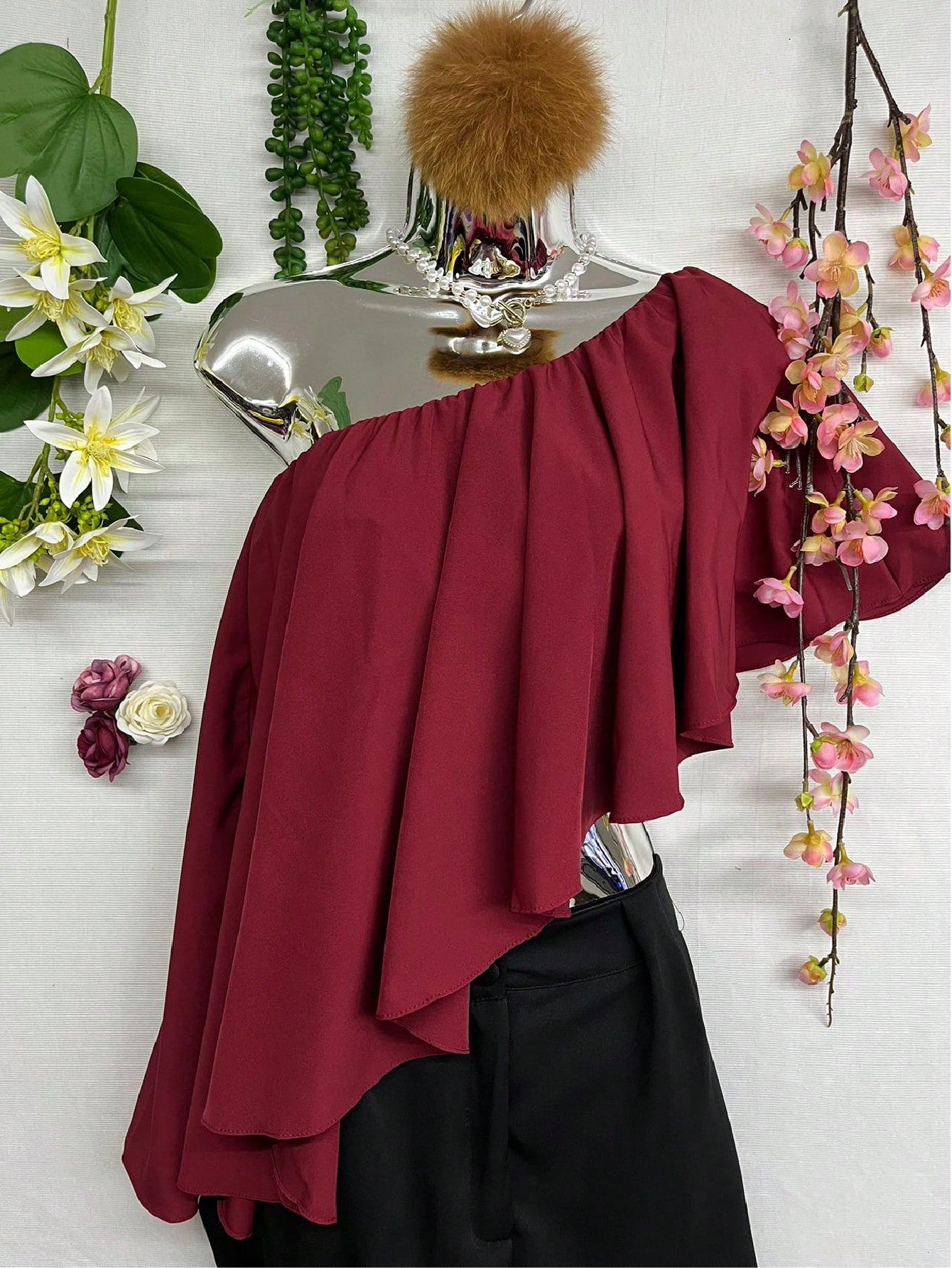 Blusa de Chiffon com Gola Assimétrica