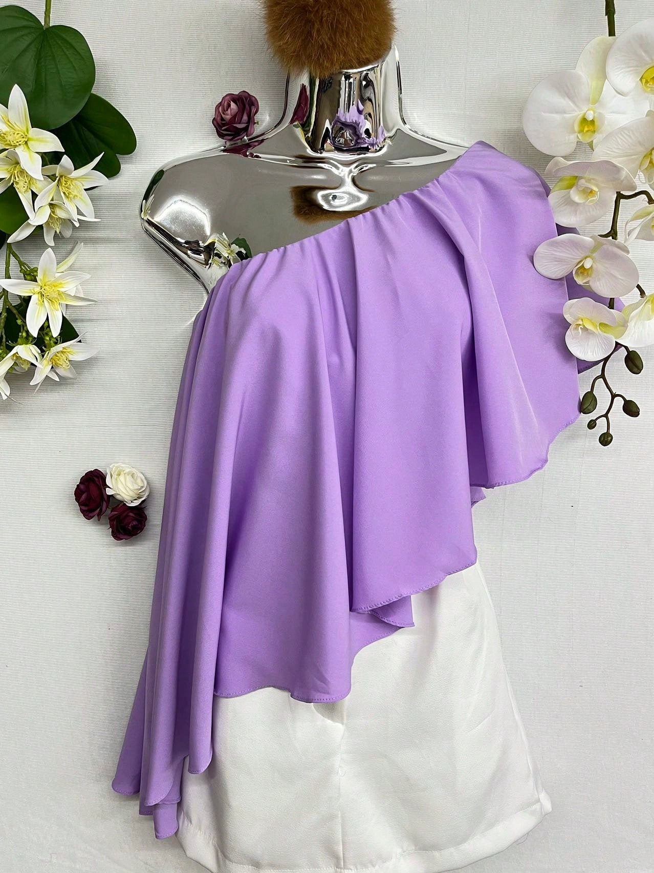 Blusa de Chiffon com Gola Assimétrica