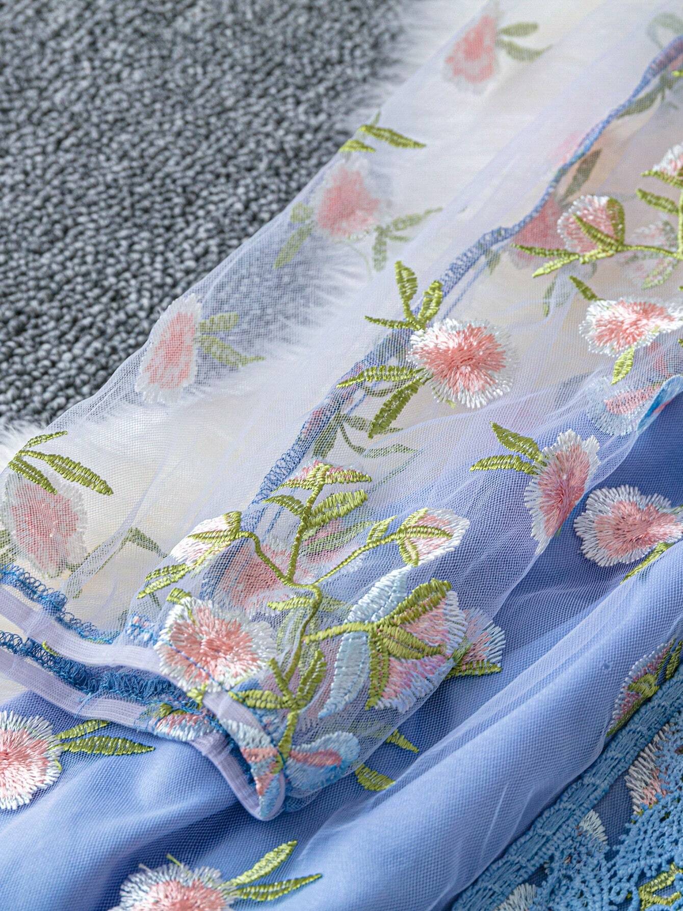 vestido longo plus size florido