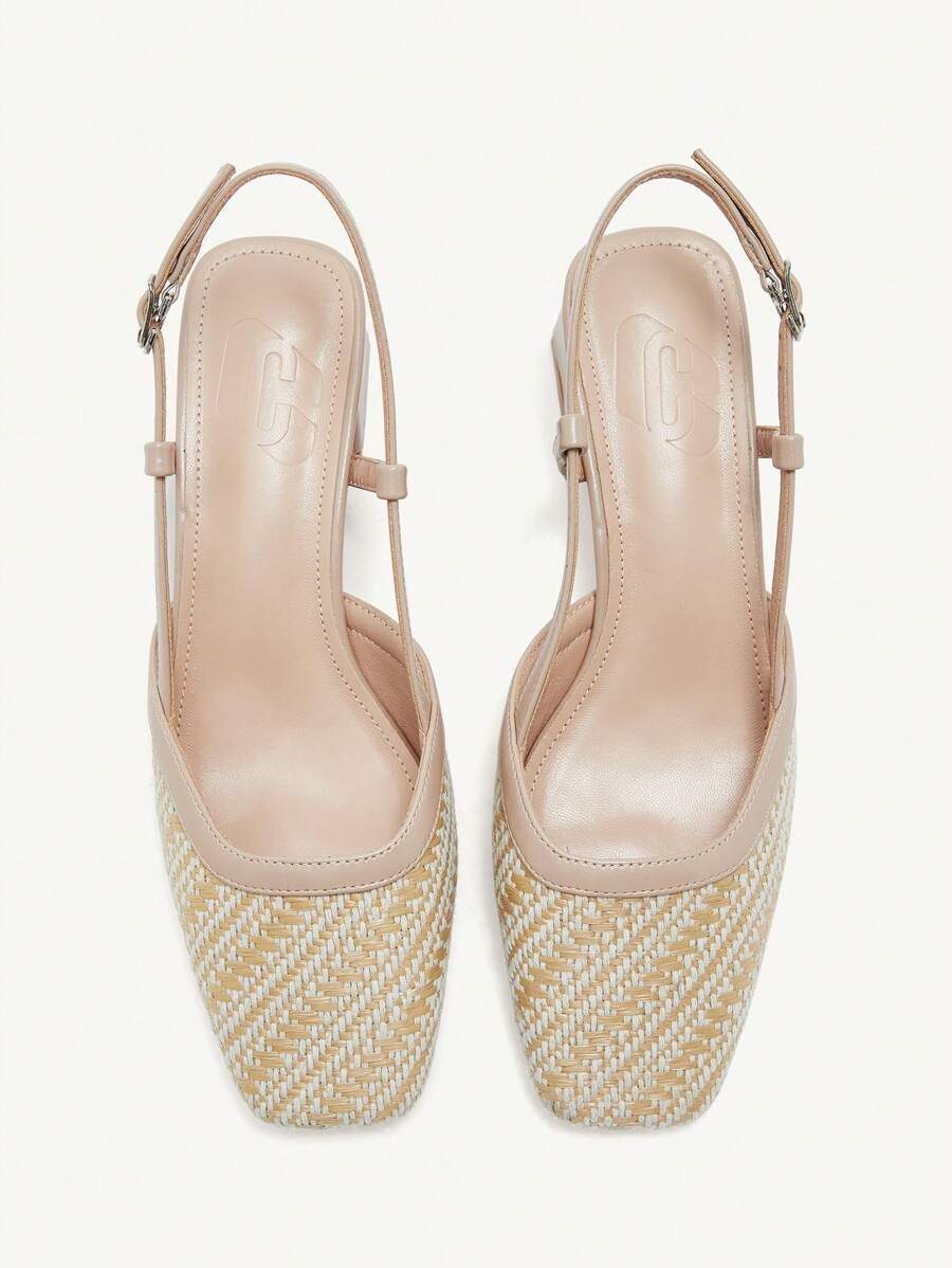 Sandália Salto Quadrado Damasco – Conforto e Estilo