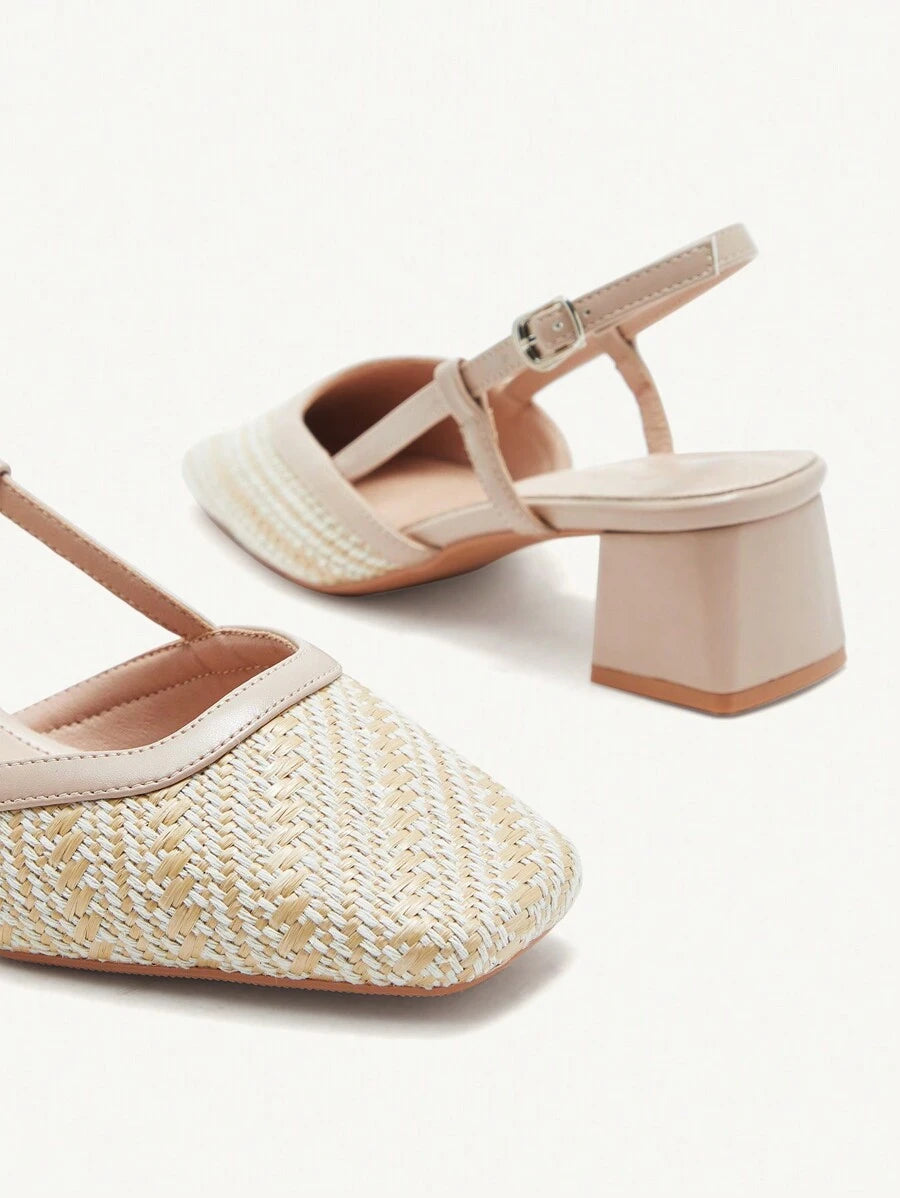 Sandália Salto Quadrado Damasco – Conforto e Estilo