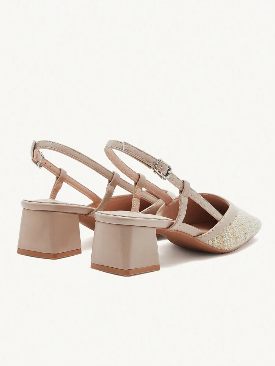 Sandália Salto Quadrado Damasco – Conforto e Estilo