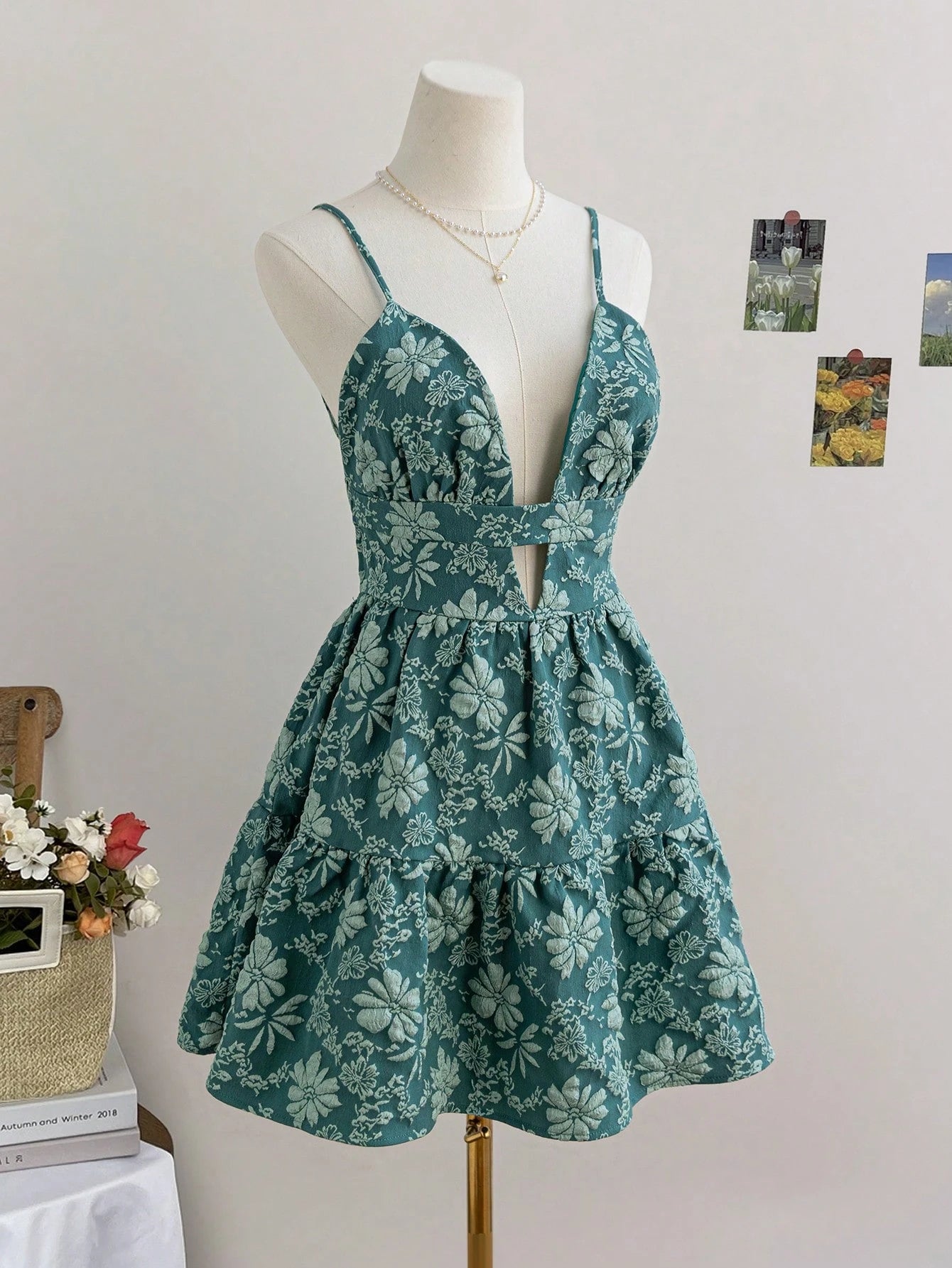 Vestido Curto com Decote em V – 9 Estampas e Cores