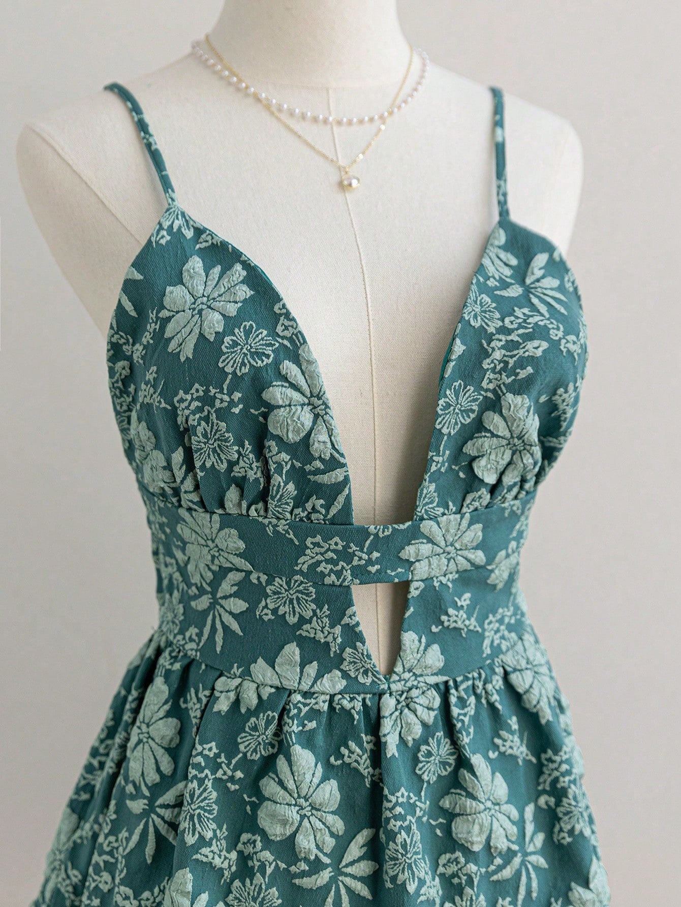 Vestido Curto com Decote em V – 9 Estampas e Cores