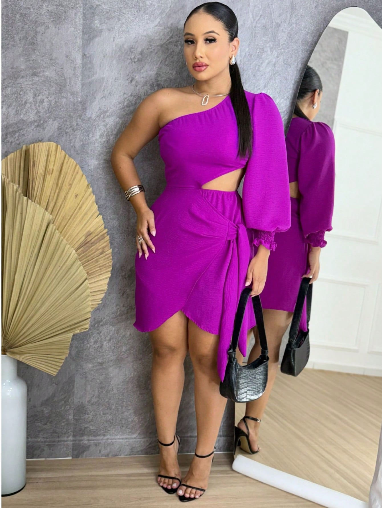 Vestido curto em crepe duna