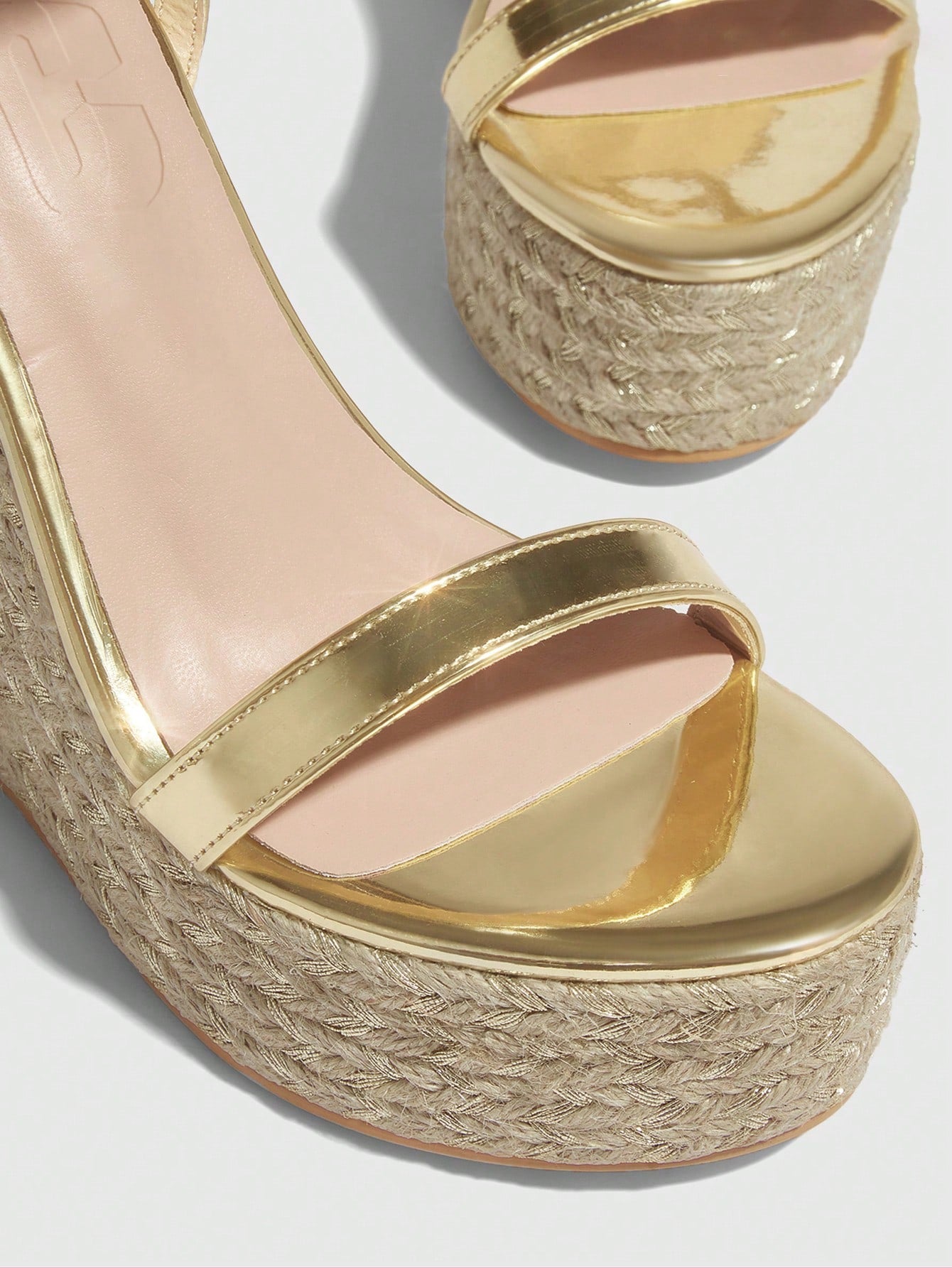 Sandália de Salto Grosso | 3 Cores Sofisticadas!