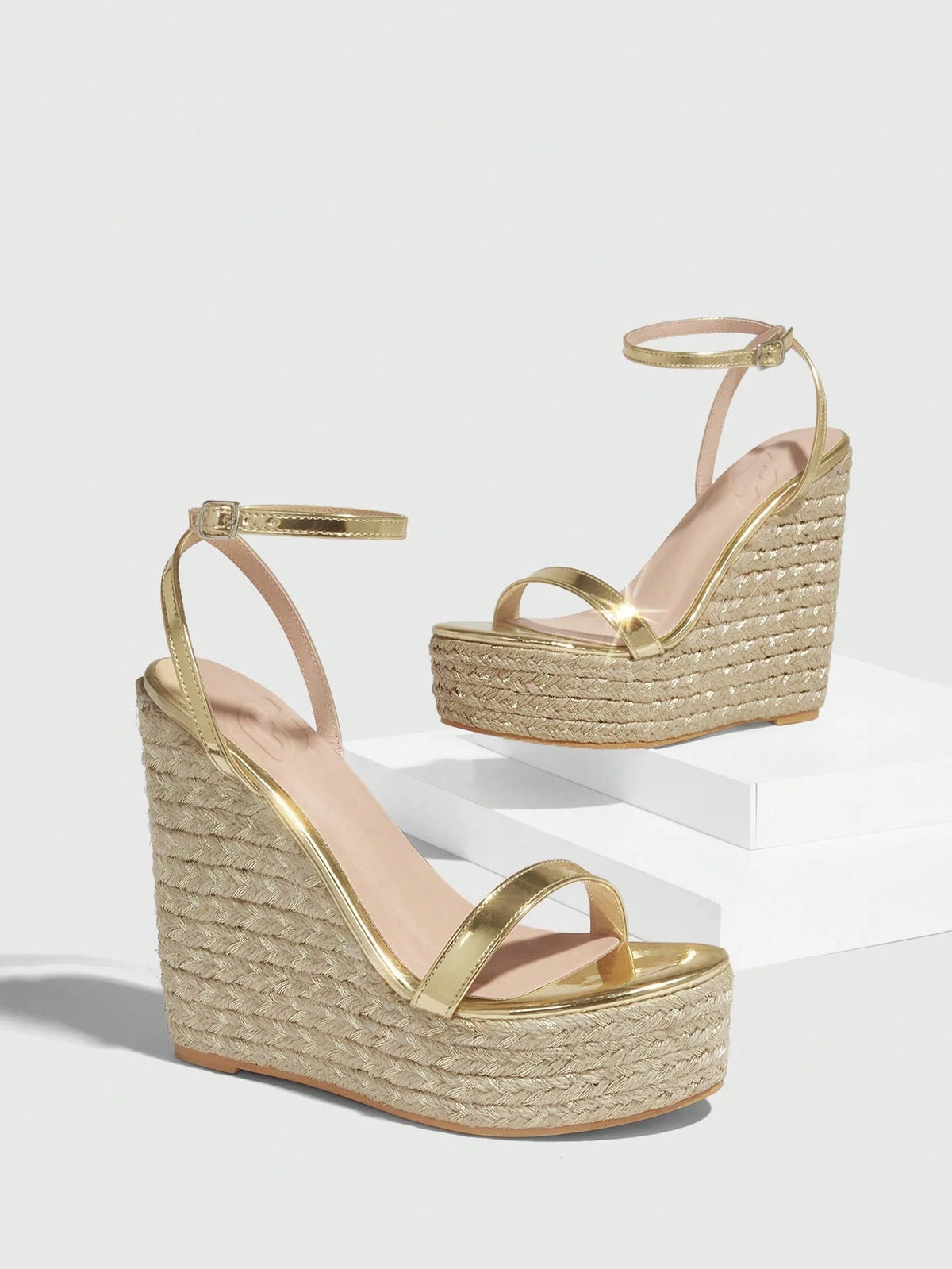 Sandália de Salto Grosso | 3 Cores Sofisticadas!