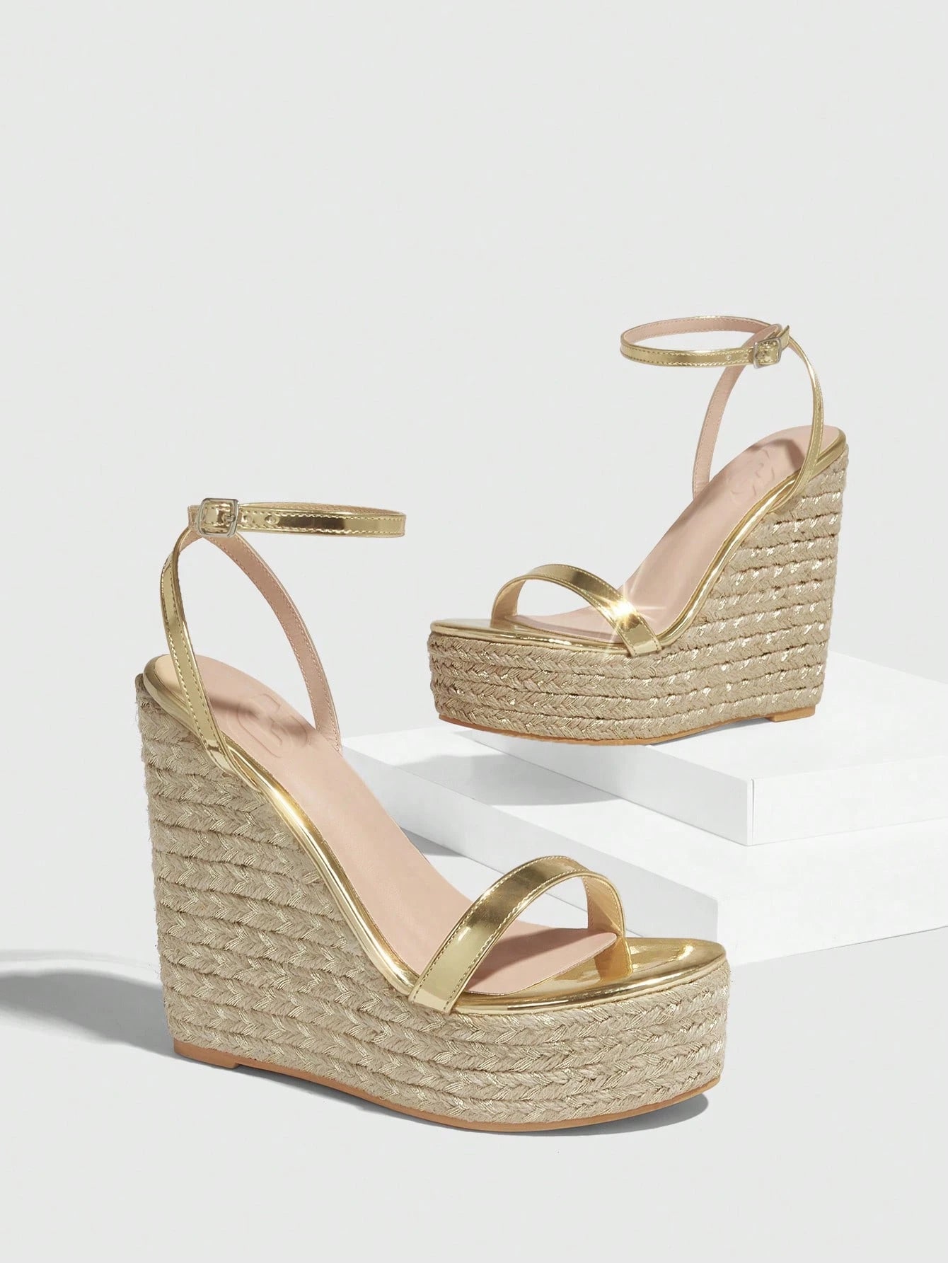 Sandália de Salto Grosso | 3 Cores Sofisticadas!