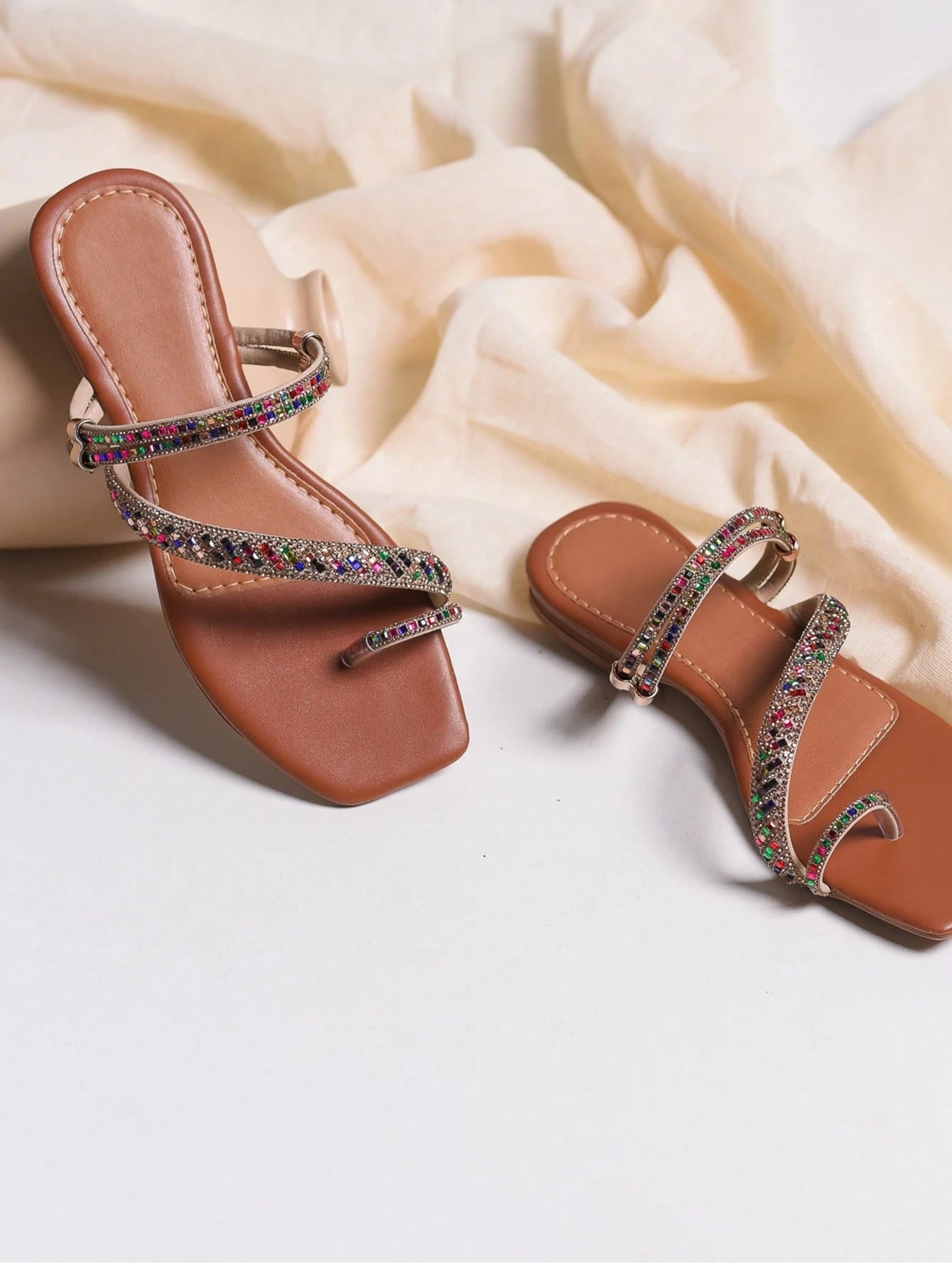 Rasteirinha feminina - com Strass - 7 Tamanhos, Conforto e Estilo