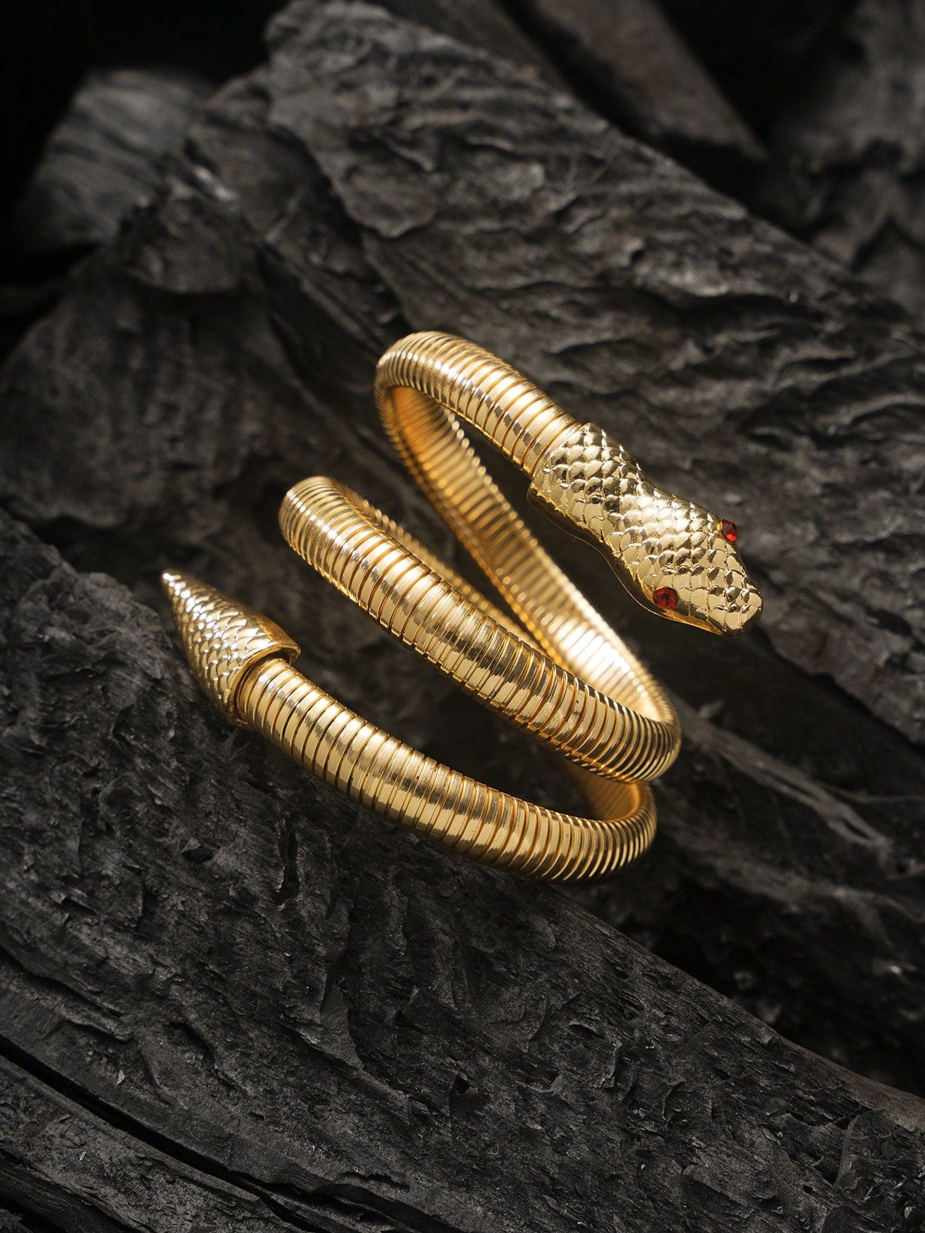 Pulseira feminina Cobra Entrelaçada – Dourado ou Prata | Estilo e Sofisticação