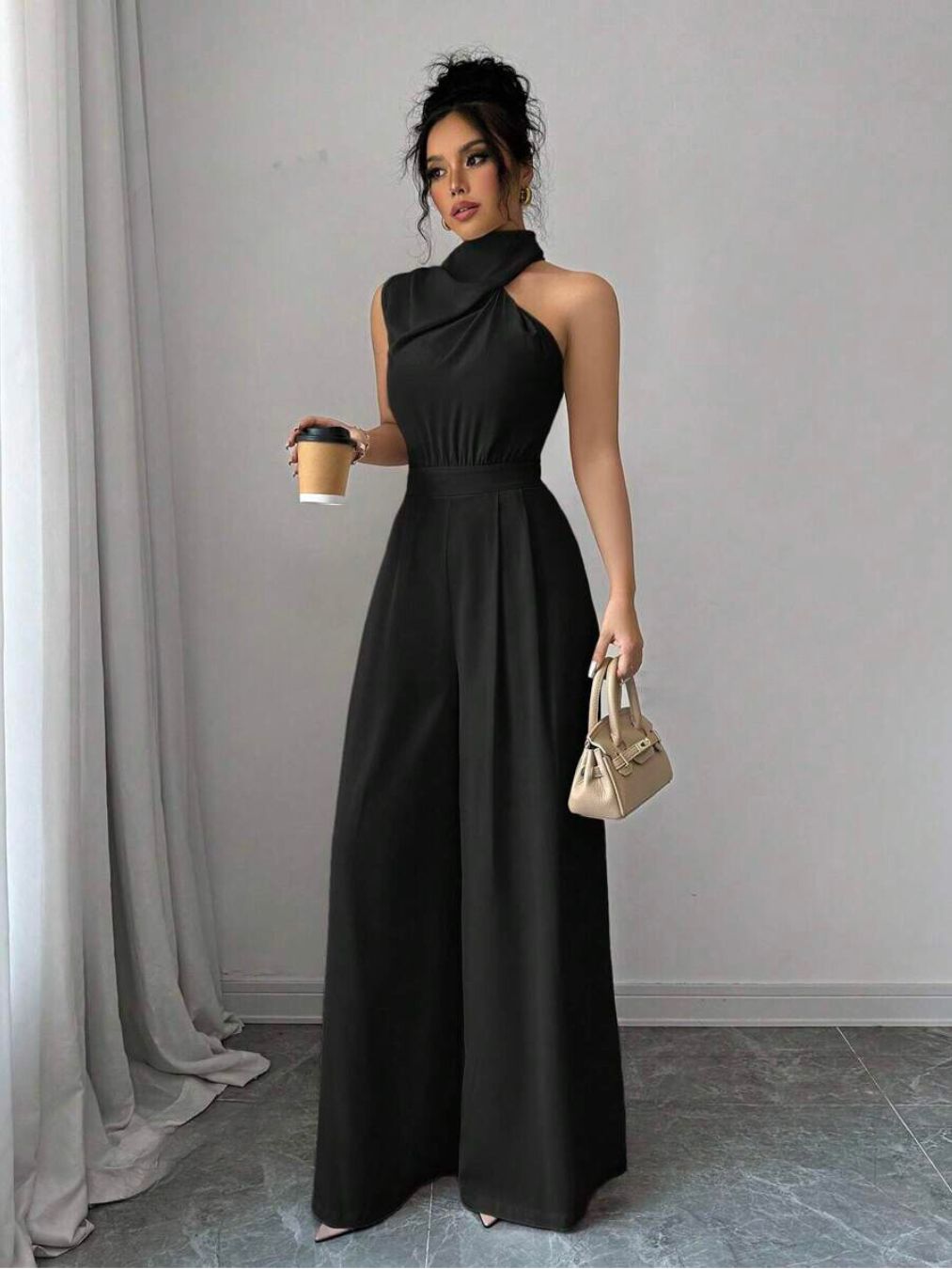 Macacão Palazzo Elegance: Sofisticação e Estilo em uma Única Peça