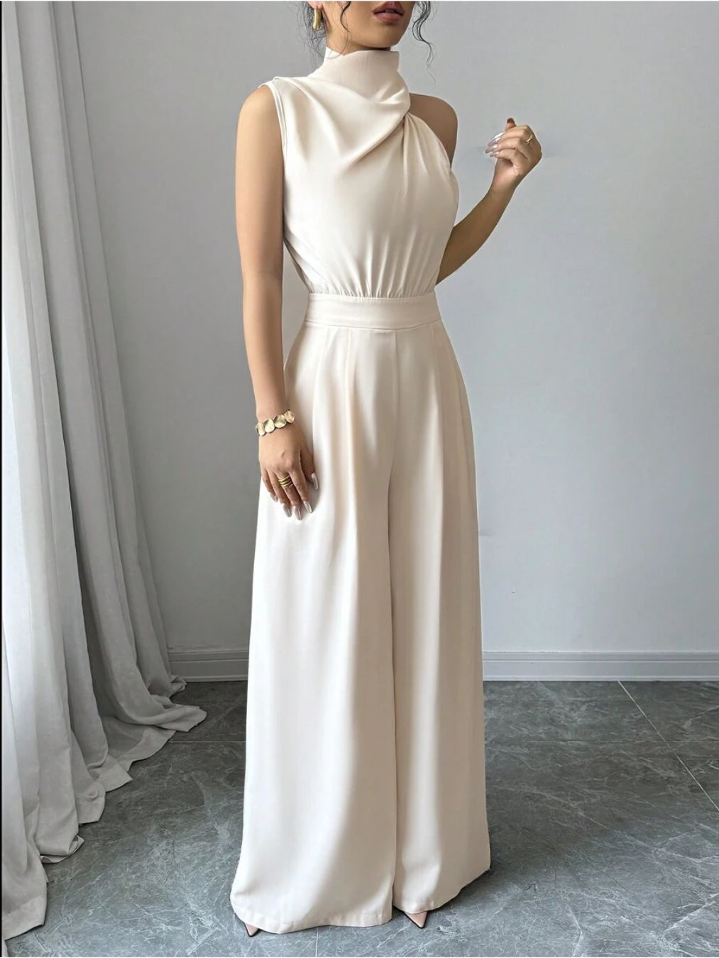 Macacão Palazzo Elegance: Sofisticação e Estilo em uma Única Peça