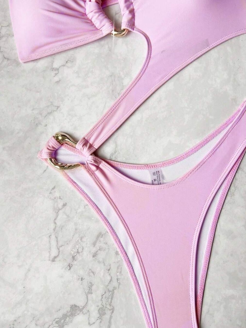 Biquíni Eclipse Beachwear: O Biquíni Sensual que Transformará Seus Dias na Praia! 🌊