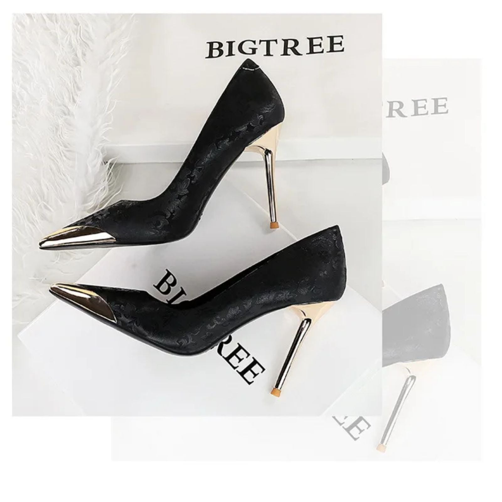 Scarpin ponta de metal