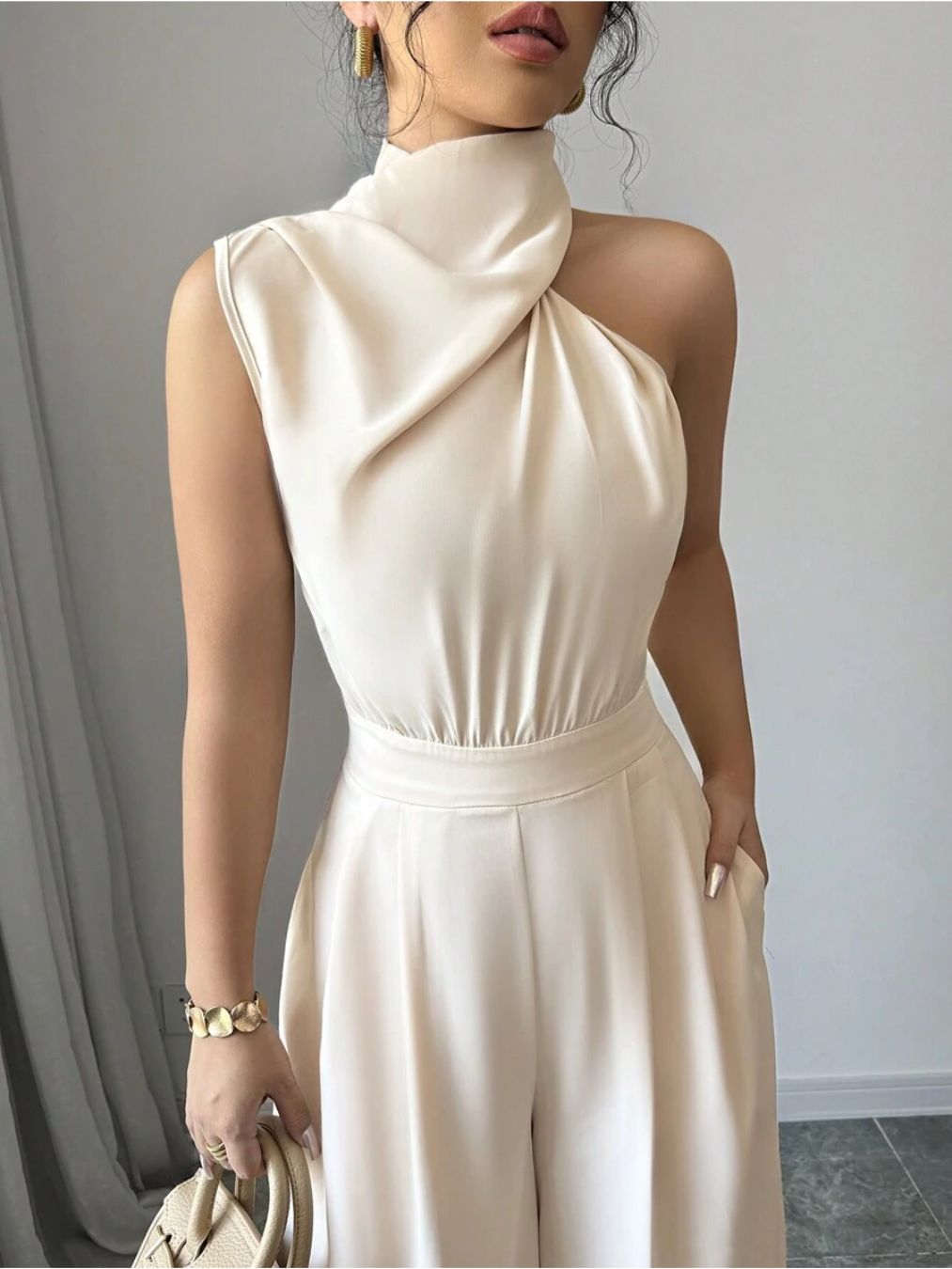 Macacão Palazzo Elegance: Sofisticação e Estilo em uma Única Peça