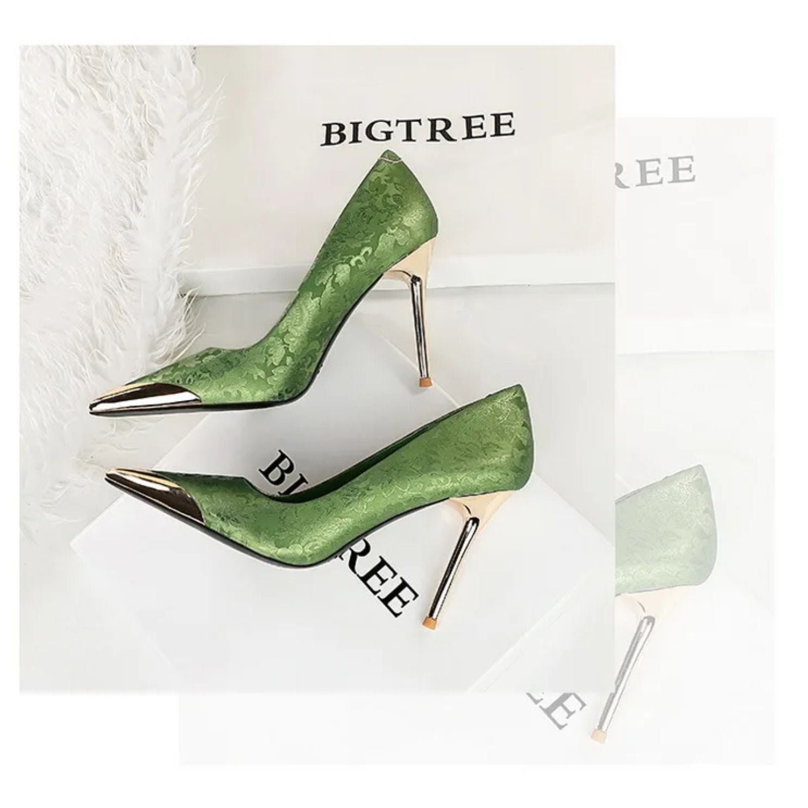 Scarpin ponta de metal