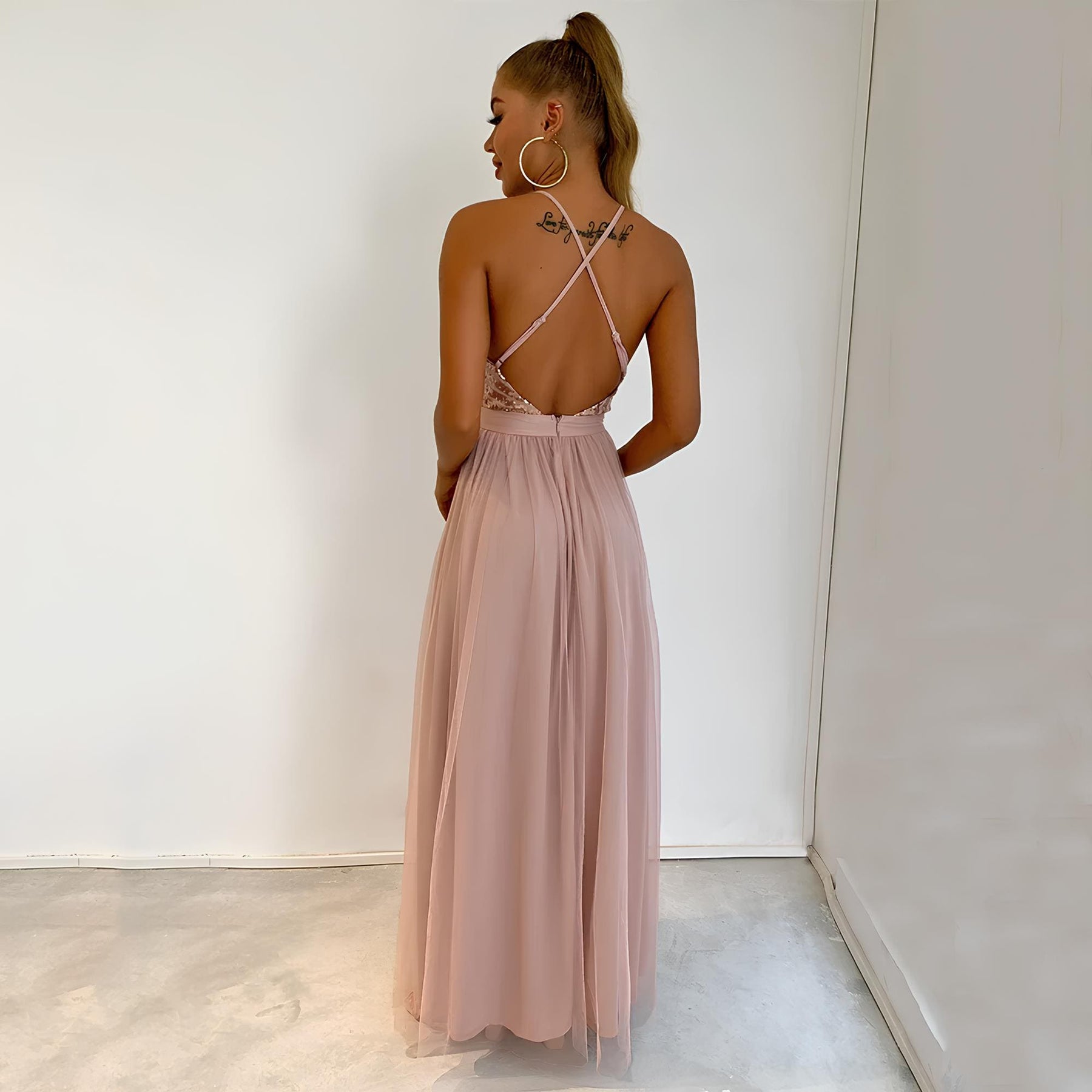 Vestido de Luxo Mulher Poderosa – Para Celebrar com Sofisticação