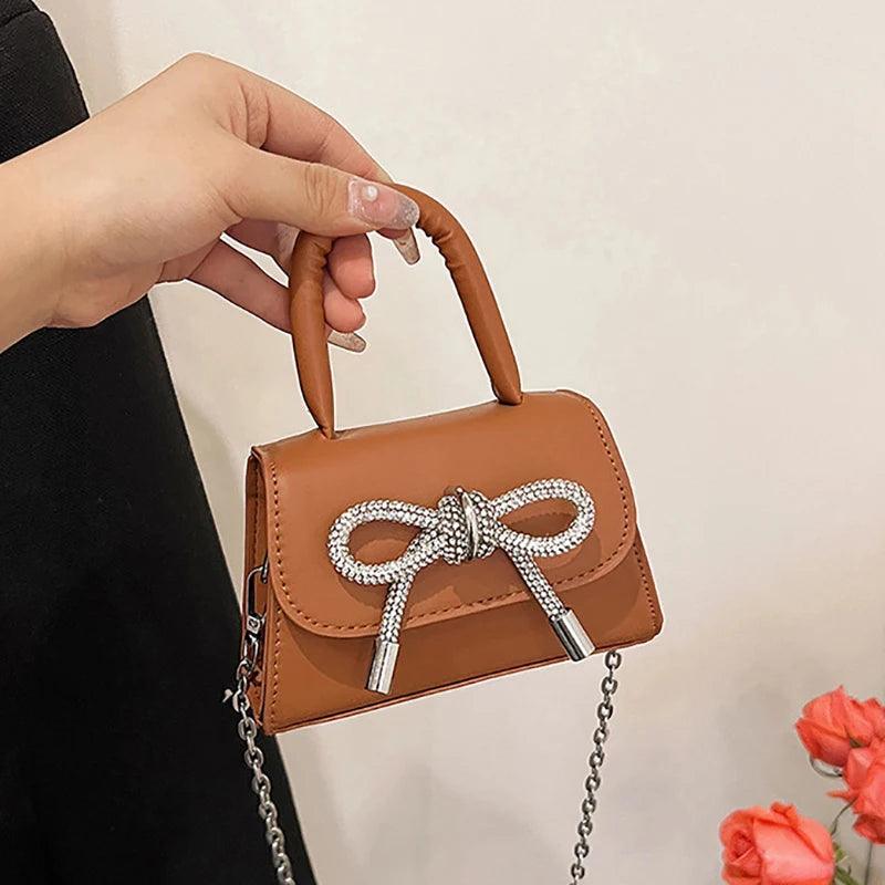 Bolsinha Elegância – O toque final que faz toda a diferença! ✨