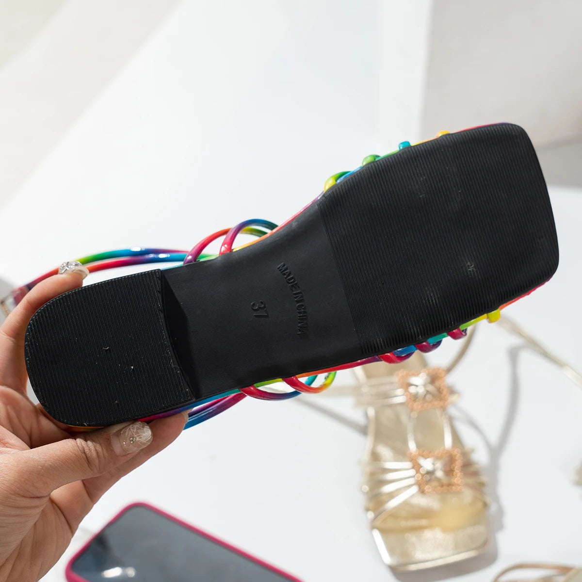 Sandália Feminina Gladiadora – Brilho e Elegância em Cada Passo