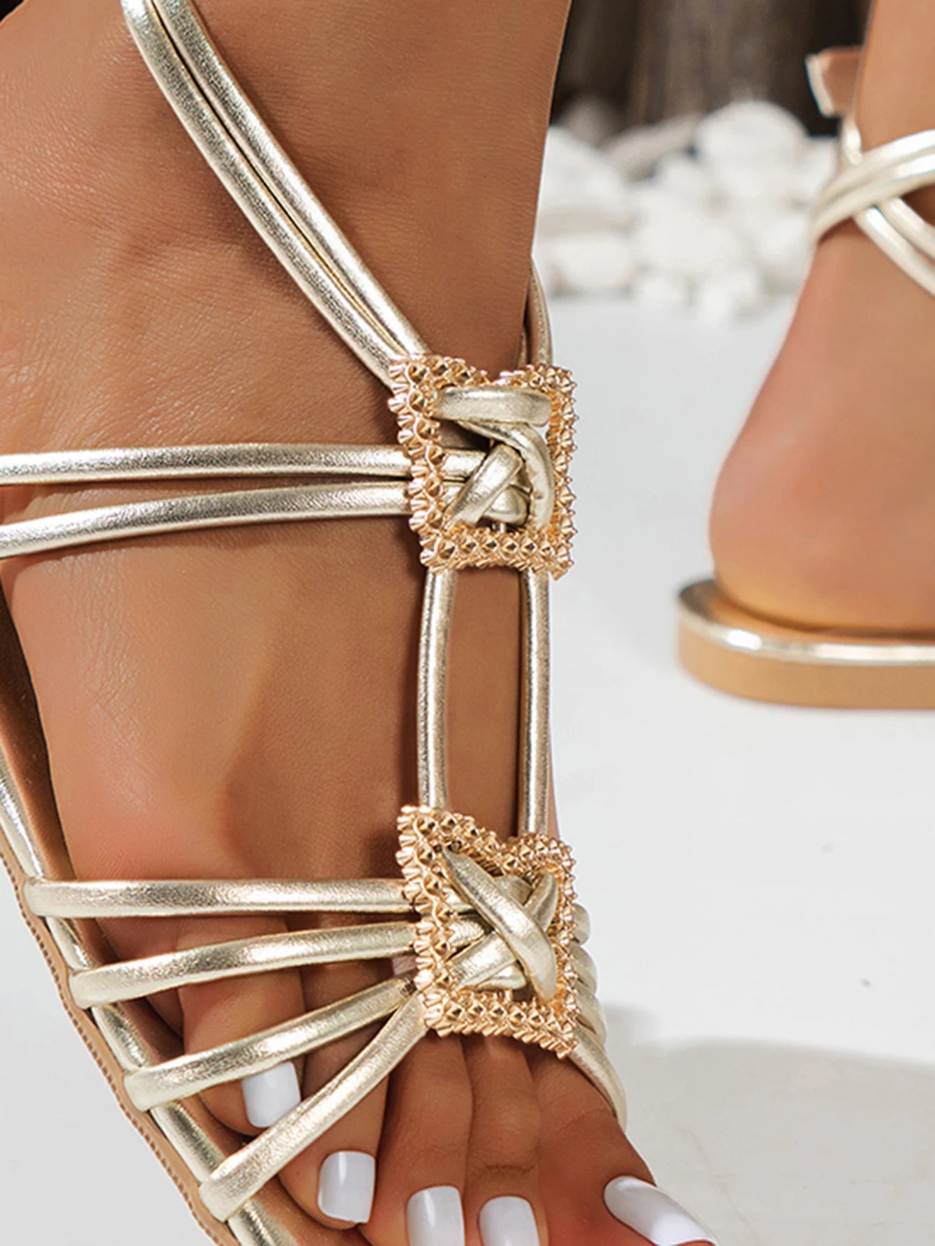 Sandália Feminina Gladiadora – Brilho e Elegância em Cada Passo