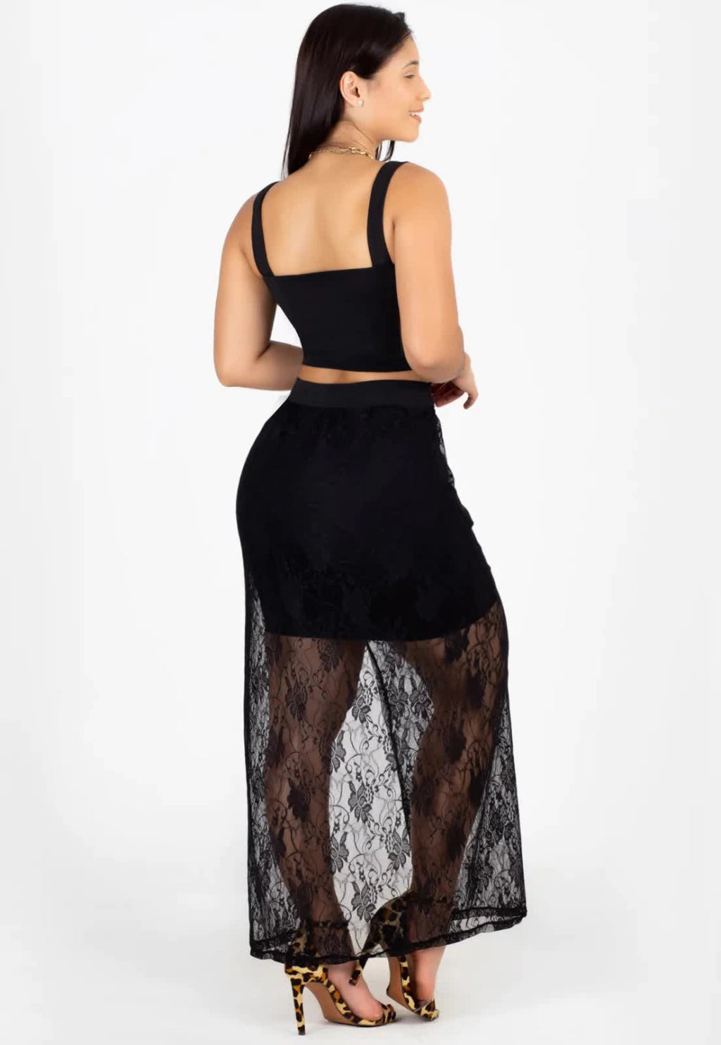 Conjunto Cropped e Saia de Renda