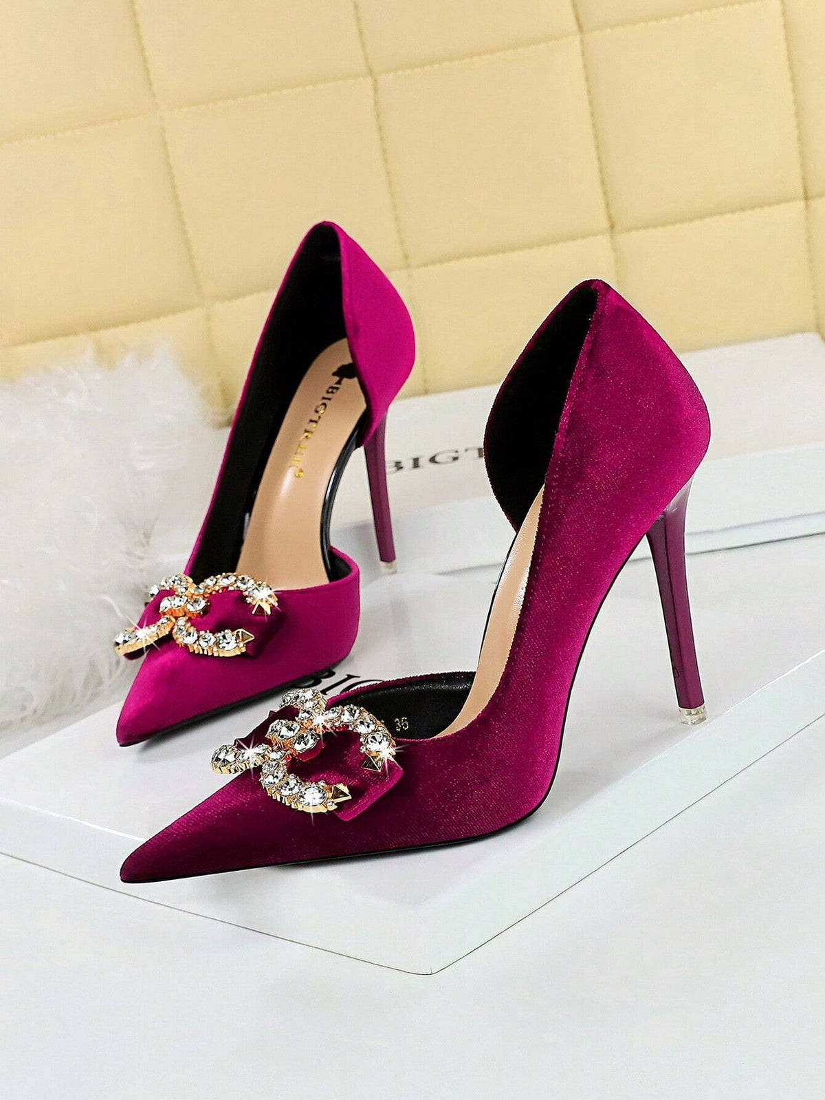 Scarpin de Camurça – 7cm de Salto, 3 Cores Exclusivas