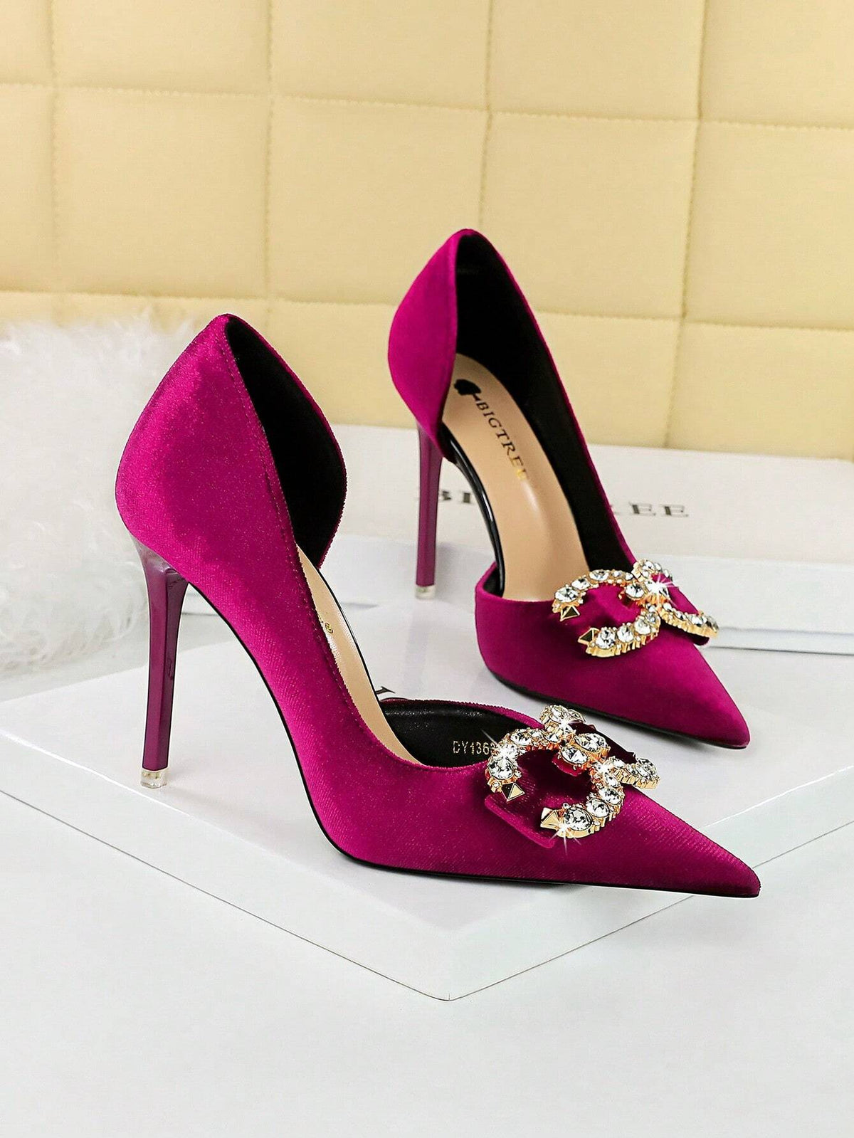 Scarpin de Camurça – 7cm de Salto, 3 Cores Exclusivas