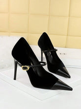 Scarpin Preto com Fivela – Salto 10cm e Conforto