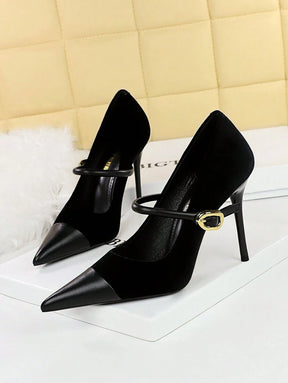 Scarpin Preto com Fivela – Salto 10cm e Conforto