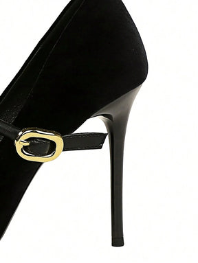 Scarpin Preto com Fivela – Salto 10cm e Conforto