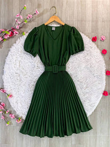 Vestido Midi Dengosa: Elegância e Modéstia para Mulheres de Fé