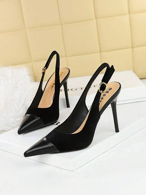 Scarpin Preto com Fivela – Salto 10cm e Conforto