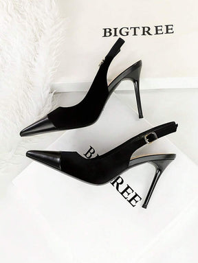Scarpin Preto com Fivela – Salto 10cm e Conforto