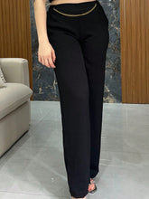 Calça Pantalona Feminina com Corrente – Estilo e Sofisticação!